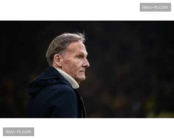 瓦茨克怒斥欧足联新规为官僚主义，多特南看台改造费用或达五位数